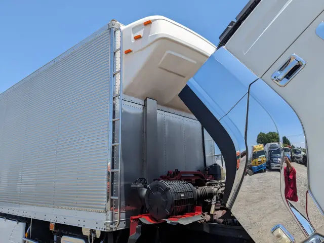 いすゞ ギガ QPG-CYY77B(6x2)の写真50