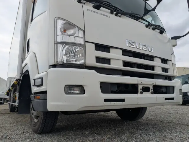 いすゞ フォワード TKG-FRR90T2(2WD)の写真3