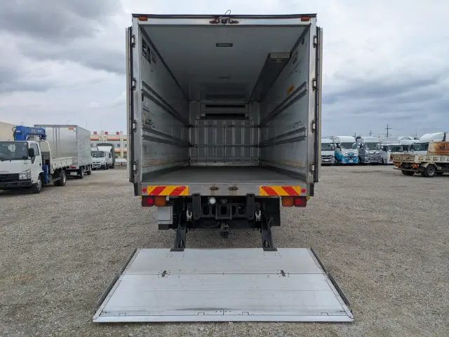 いすゞ フォワード TKG-FRR90T2(2WD)の写真10