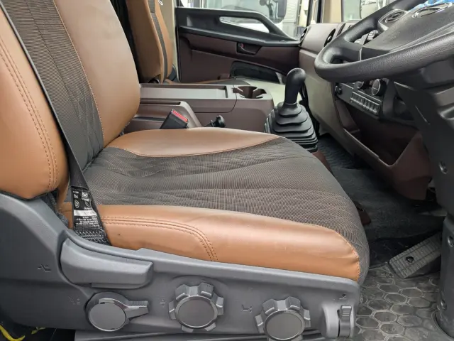 日野 レンジャー 2KG-FE2ACG(2WD)の写真42