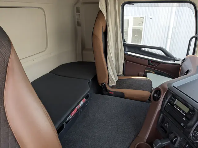 日野 デュトロ 2DG-FR1AHC(6x2)の写真38