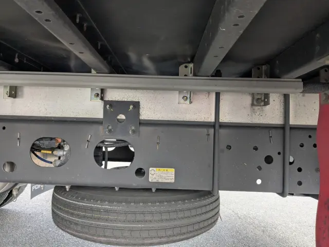 いすゞ フォワード 2RG-FRR90T2(2WD)の写真13