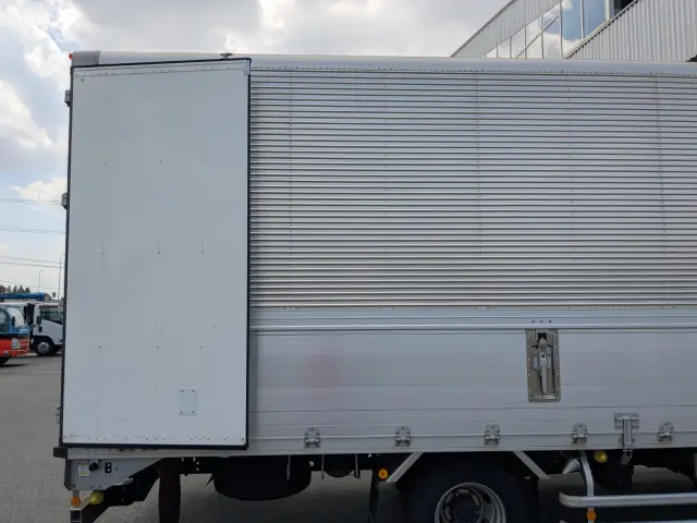 いすゞ フォワード 2RG-FRR90T2(2WD)の写真18