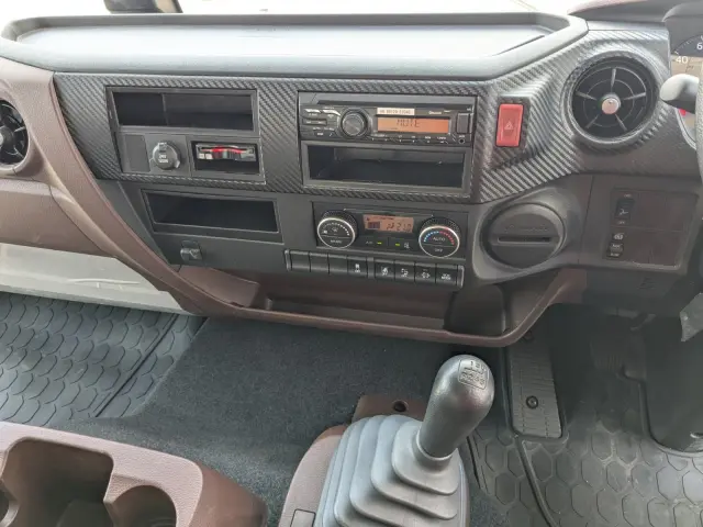 日野 レンジャー 2KG-FD2ABG(2WD)の写真11