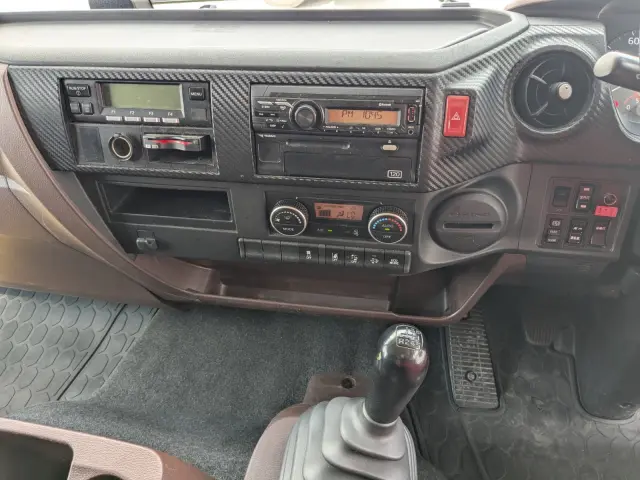 日野 レンジャー 2KG-FD2ABG(2WD)の写真11
