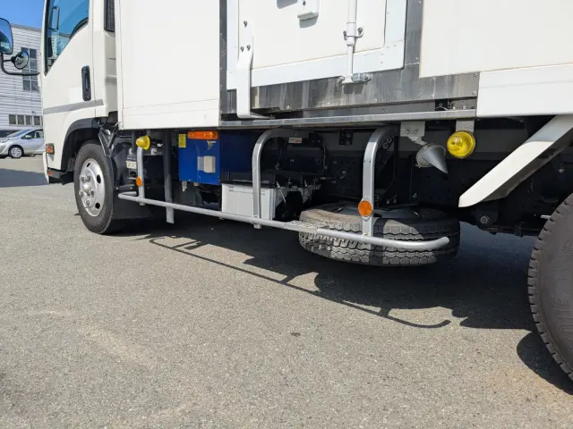 いすゞ エルフ 2RG-NPR88AN(2WD)の写真16