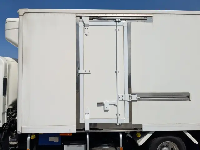 いすゞ エルフ 2RG-NPR88AN(2WD)の写真17