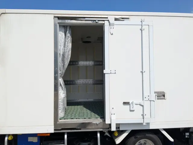 いすゞ エルフ 2RG-NPR88AN(2WD)の写真18
