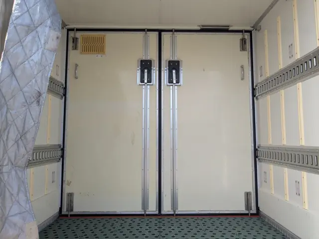 いすゞ エルフ 2RG-NPR88AN(2WD)の写真35