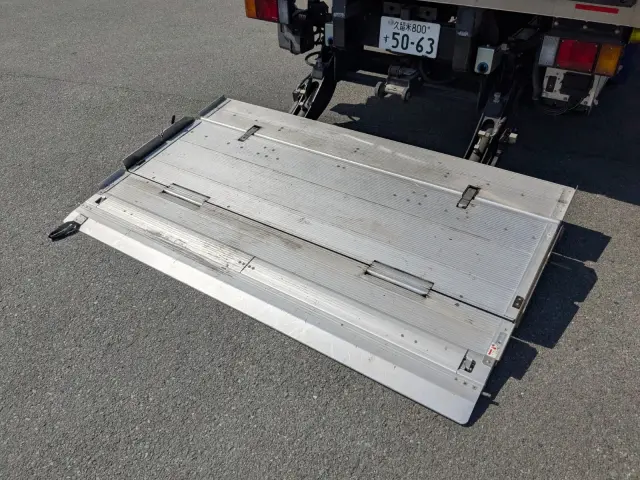 いすゞ エルフ 2RG-NPR88AN(2WD)の写真38
