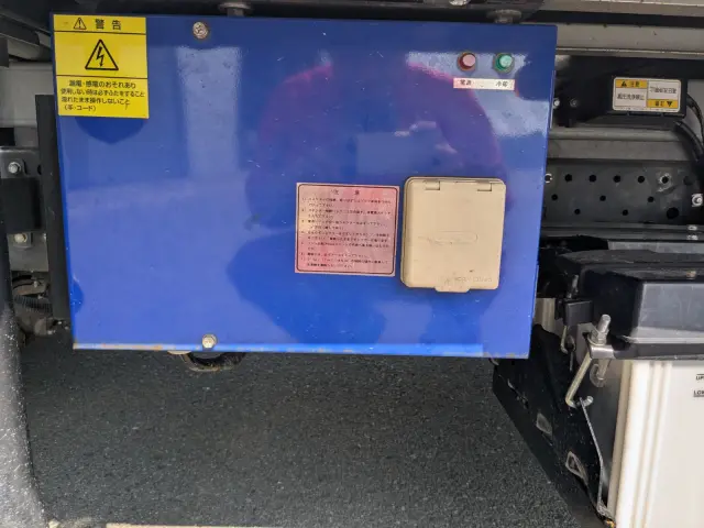 いすゞ エルフ 2RG-NPR88AN(2WD)の写真41