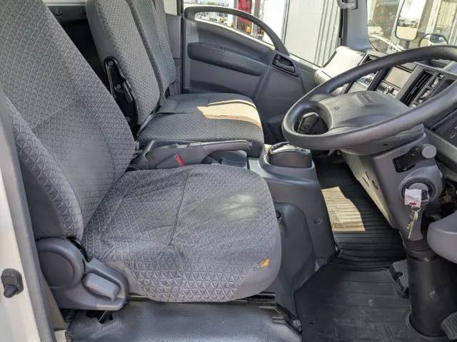 いすゞ エルフ 2RG-NPR88AN(2WD)の写真43