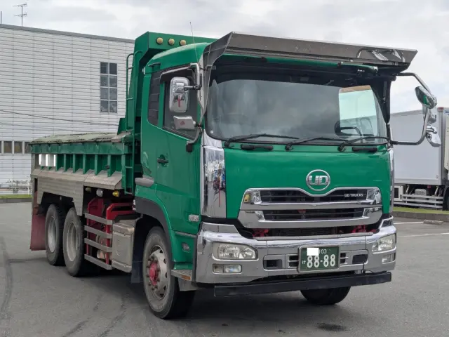 UD クオン QKG-CW5XL(6x4)の写真2