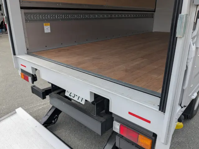 三菱 キャンター 2RG-FEB50(2WD)の写真15