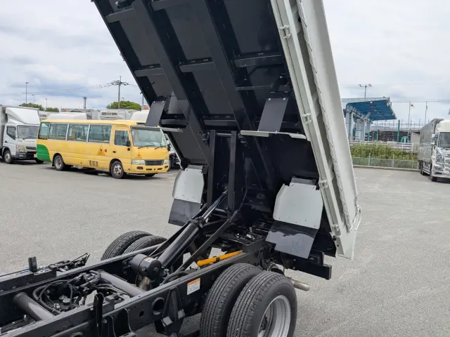 三菱 キャンター 2RG-FBA60(2WD)の写真21