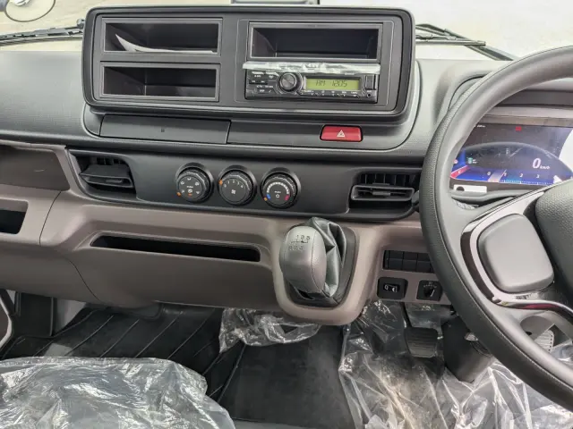 三菱 キャンター 2RG-FBA60(2WD)の写真28