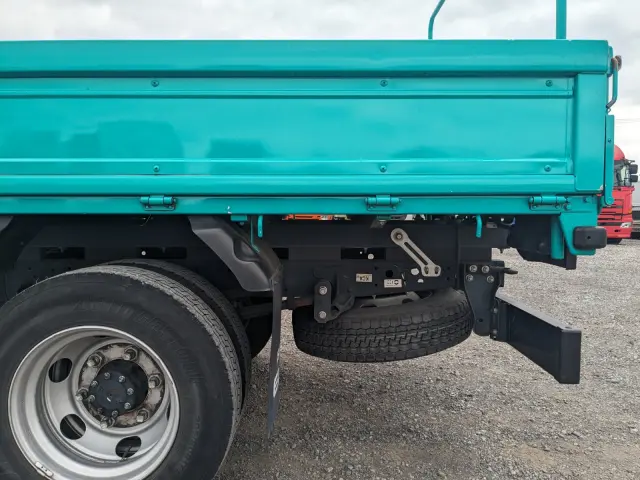 いすゞ エルフ 2RG-NKR88R(2WD)の写真16