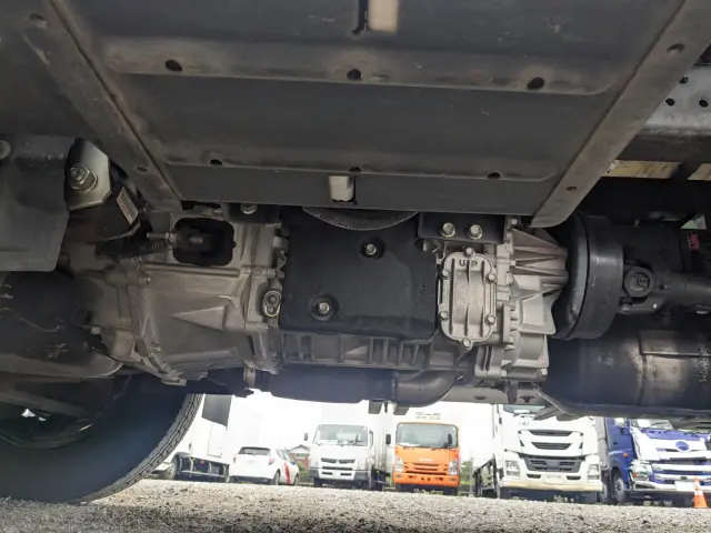 いすゞ エルフ 2RG-NKR88R(2WD)の写真18