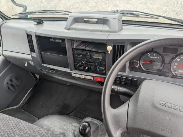 いすゞ エルフ 2RG-NKR88R(2WD)の写真27