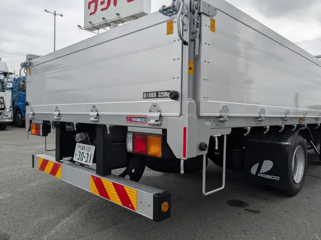三菱 ファイター 2KG-FK65F(2WD)の写真6