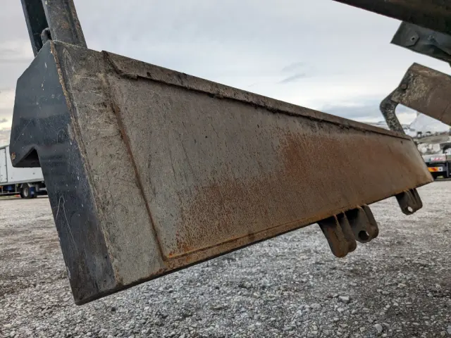 三菱 ファイター 2KG-FK62F(2WD)の写真10