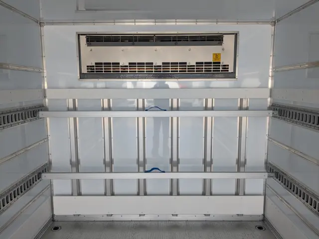 三菱 ファイター 2KG-FK65F(2WD)の写真19