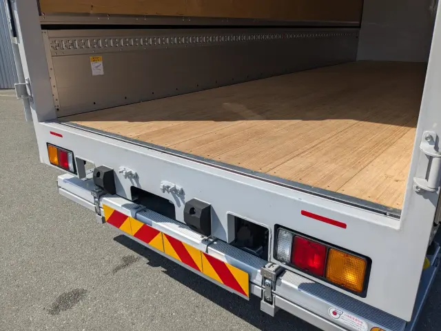 三菱 ファイター 2KG-FK65F(2WD)の写真17
