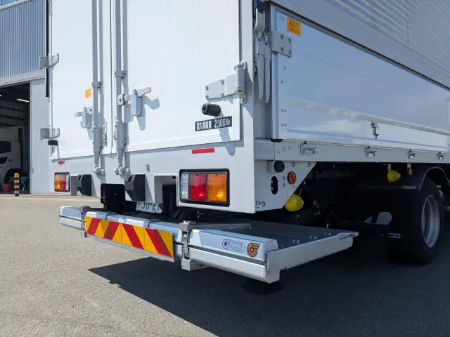 三菱 ファイター 2KG-FK65F(2WD)の写真6