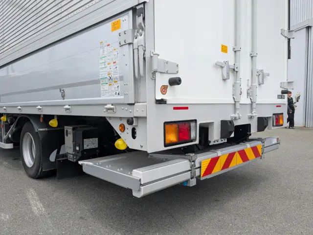 三菱 ファイター 2KG-FK65F(2WD)の写真5