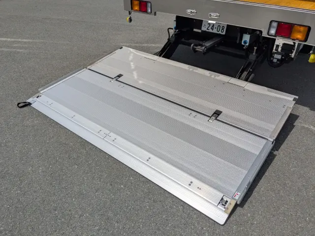 三菱 ファイター 2KG-FK65F(2WD)の写真20