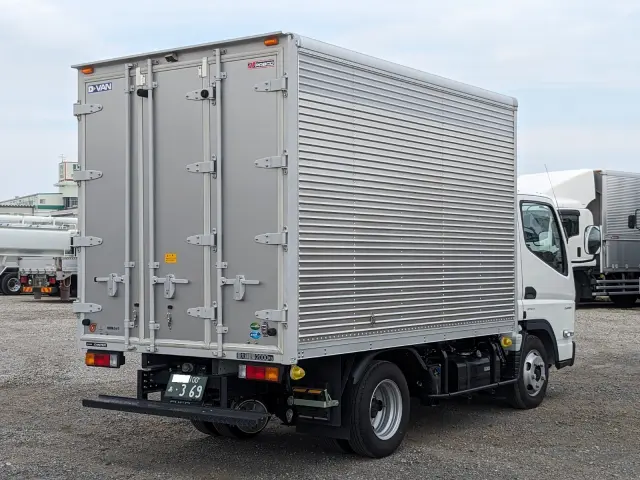 三菱 キャンター 2RG-FBA20(2WD)の写真4