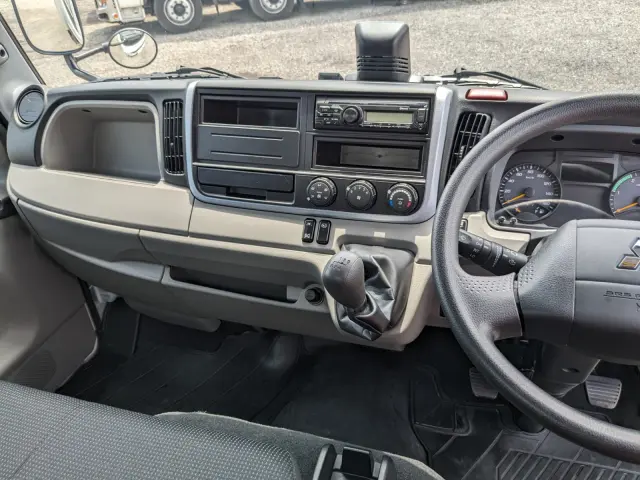 三菱 キャンター 2RG-FBA20(2WD)の写真28