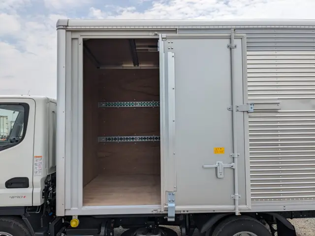 三菱 キャンター 2RG-FBA20(2WD)の写真29