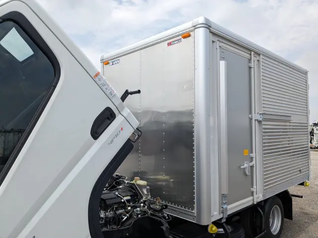 三菱 キャンター 2RG-FBA20(2WD)の写真40