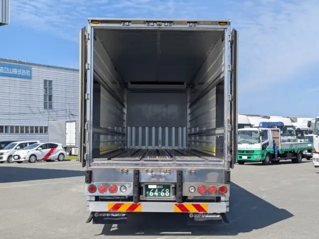日野 プロフィア 2DG-FR1AHG(6x2)の写真8