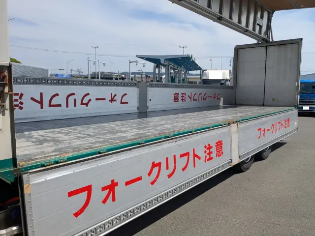 UD クオン QPG-CD5ZA(6x2)の写真36