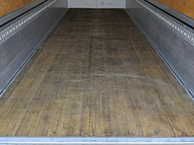 日野 レンジャー 2KG-FD2ABG(2WD)の写真11
