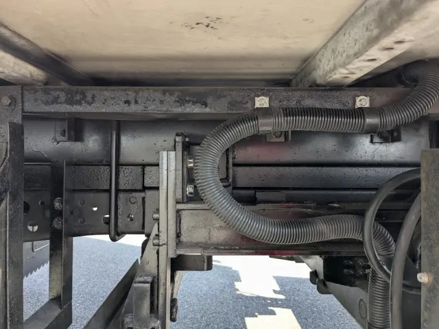 いすゞ エルフ TRG-NMR85AN(2WD)の写真9