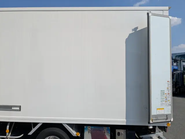 いすゞ エルフ TRG-NMR85AN(2WD)の写真10