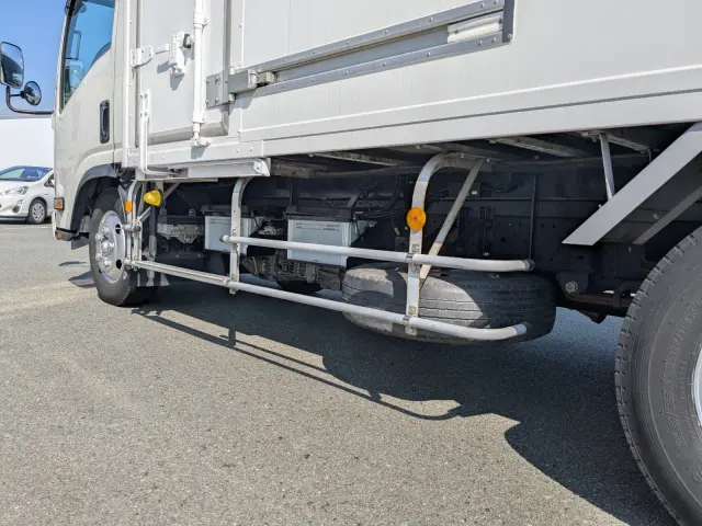いすゞ エルフ TRG-NMR85AN(2WD)の写真12