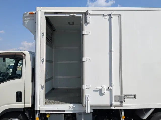 いすゞ エルフ TRG-NMR85AN(2WD)の写真13