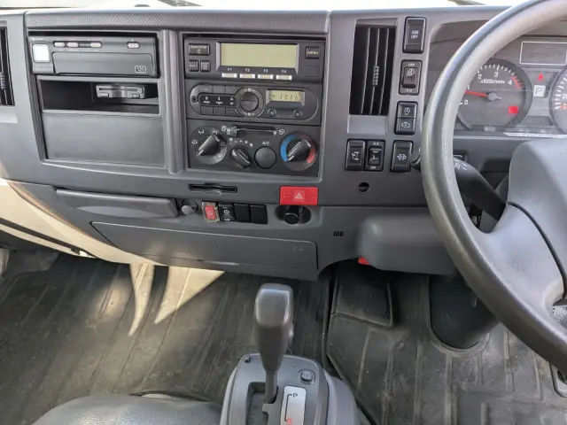 いすゞ エルフ TRG-NMR85AN(2WD)の写真23
