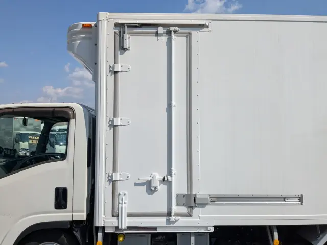 いすゞ エルフ TRG-NMR85AN(2WD)の写真28