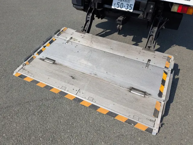 いすゞ エルフ TRG-NMR85AN(2WD)の写真42