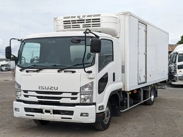 いすゞ フォワード TKG-FRR90S2(2WD)の写真1