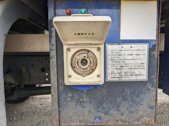 いすゞ フォワード TKG-FRR90S2(2WD)の写真24
