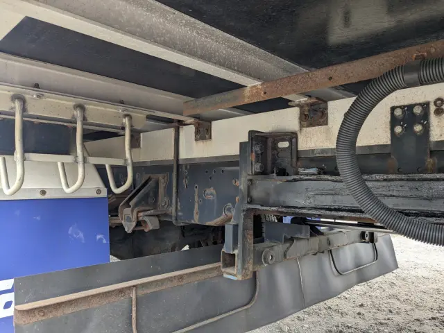 いすゞ フォワード TKG-FRR90S2(2WD)の写真26