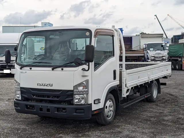 いすゞ エルフ TPG-NNR85AR(2WD)の写真1