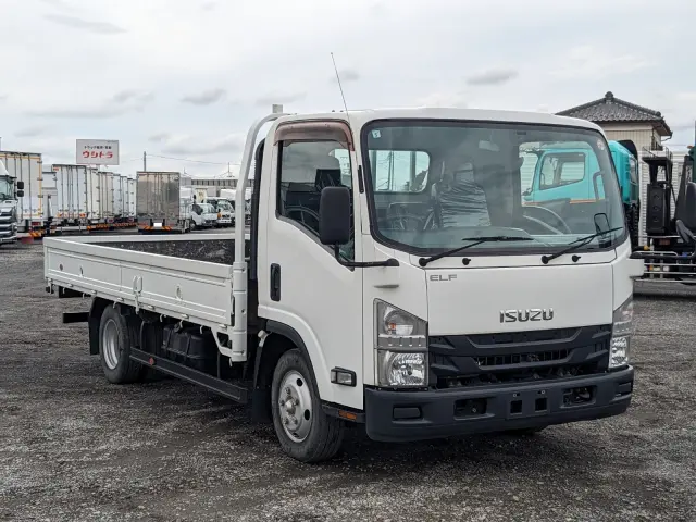 いすゞ エルフ TPG-NNR85AR(2WD)の写真2