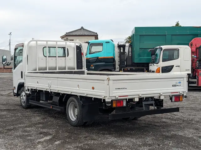 いすゞ エルフ TPG-NNR85AR(2WD)の写真3